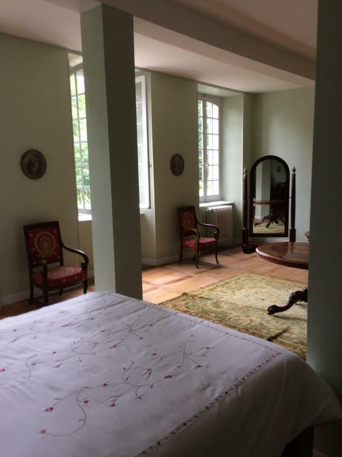 Chateau Du Val Larbont La Bastide-de-Serou Bagian luar foto